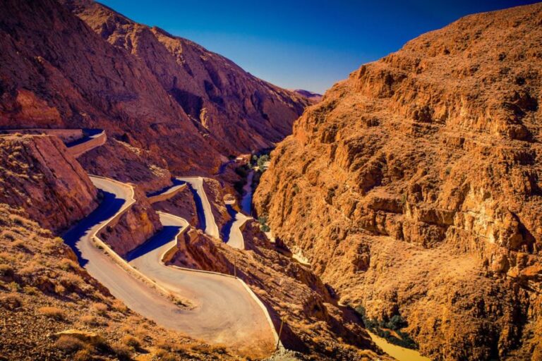 Desert silence retreats Morocco with sunrise meditation and zero light pollution on a private tailor-made Morocco tour